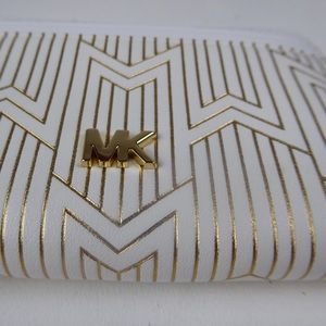 Michael Kors Money Pieces Zip Around Leather Case